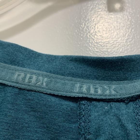 FREE RBX Teal V-Neck Women's Athletic Top Size Large - Picture 2 of 3
